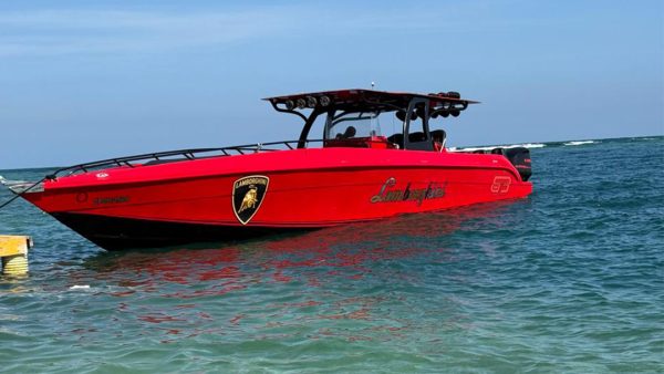 LANCHA LAMBORGHINI - 12pax