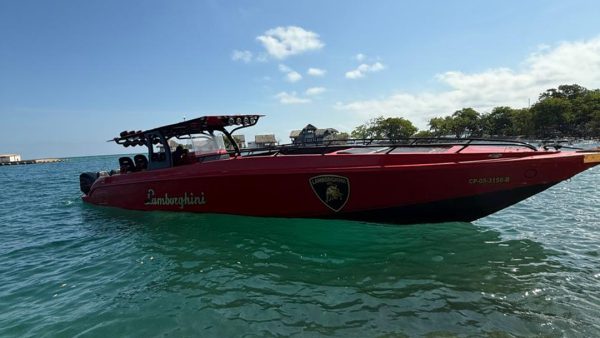 LANCHA LAMBORGHINI - 12pax