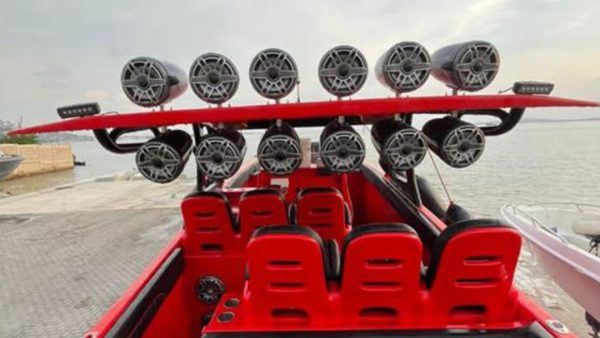LANCHA LAMBORGHINI - 12pax